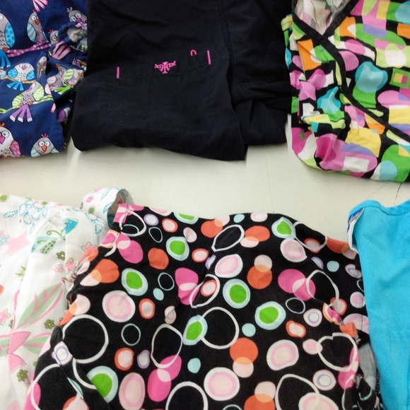Scrubs $3 each piece all different brands - Picture 15 of 16